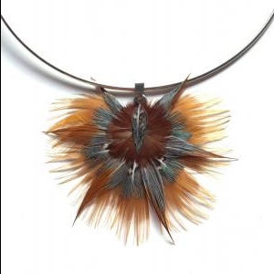 Collier plumes